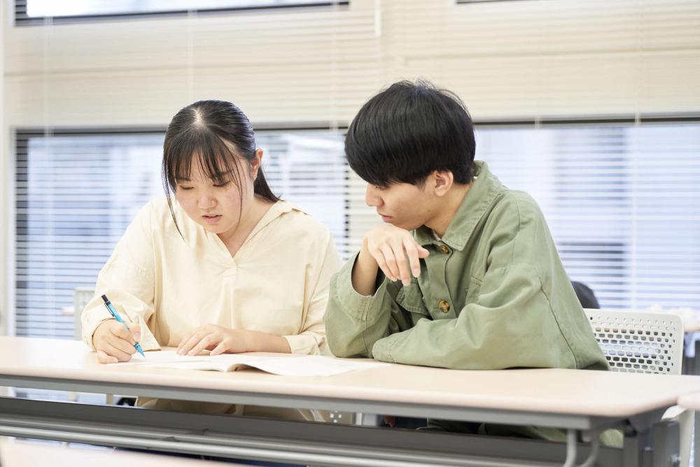 高校生世代の居場所型学習支援　【綾瀬】